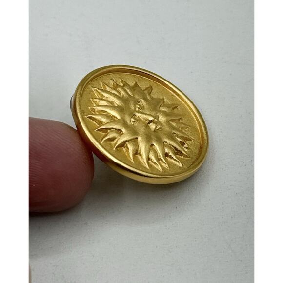 Vintage Ann Klein Sun Moon Celestial Matte Gold Tone Post Earrings 1” Diameter - Picture 3 of 6